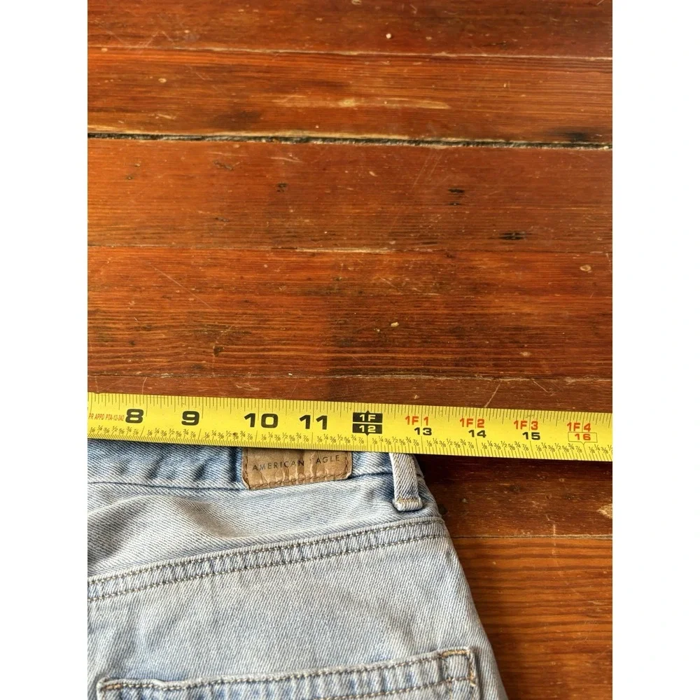 American‎ Eagle Women's Light Blue Distressed High Rise Denim Jeans - Size 4